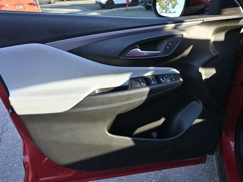 Used 2024 Buick Envista Preferred image 17