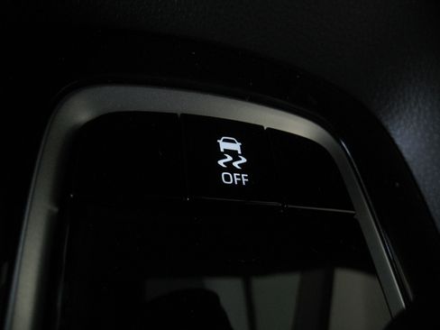 Used 2025 Toyota Corolla LE image 16