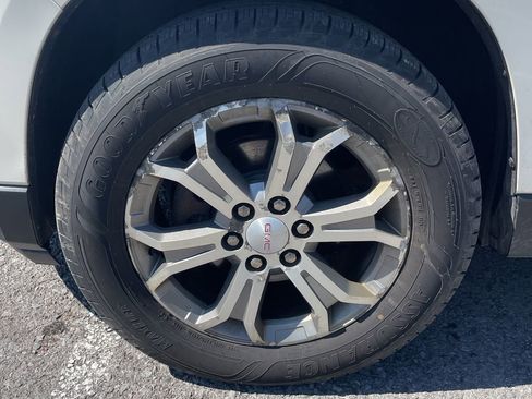 Used 2014 GMC Acadia SLT image 25