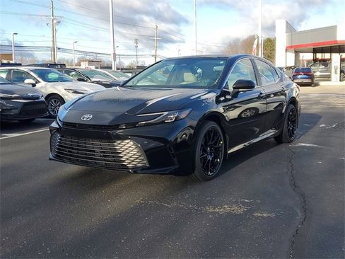 New 2026 Toyota Camry XLE image 2