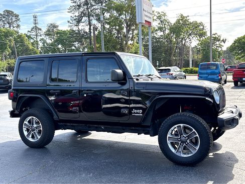 Used 2019 Jeep Wrangler Unlimited Sahara AWD/4WD image 25