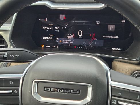 Used 2024 GMC Canyon Denali AWD/4WD image 28
