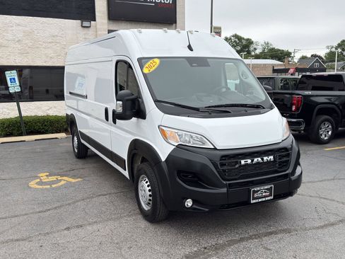 Used 2025 RAM ProMaster 2500 w/ Convenience Group FWD image 23