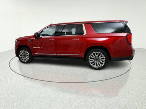 Used 2023 GMC Yukon XL Denali Ultimate AWD/4WD image 5