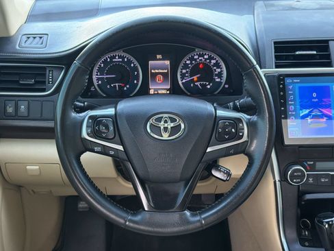 Used 2016 Toyota Camry XLE w/ Moonroof Package FWD image 11