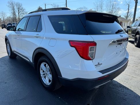 Used 2020 Ford Explorer XLT w/ Equipment Group 202A image 5