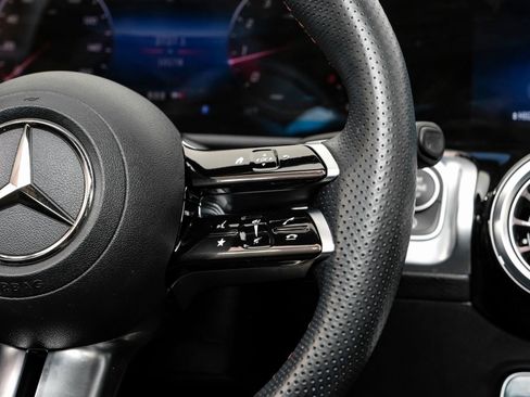 Used 2024 Mercedes-Benz GLB 250 image 21