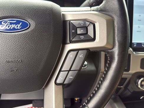 Used 2022 Ford F250 Lariat w/ Lariat Ultimate Package AWD/4WD image 12