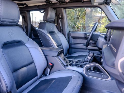 Used 2025 Ford Bronco Badlands image 21