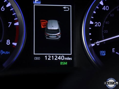 Used 2019 Toyota Highlander XLE image 26