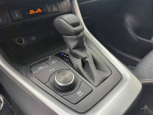 Certified 2025 Toyota RAV4 XLE w/ Convenience Package image 15