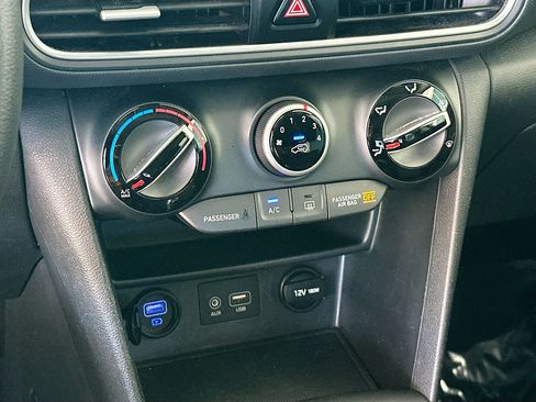 Used 2021 Hyundai Kona SE FWD image 15