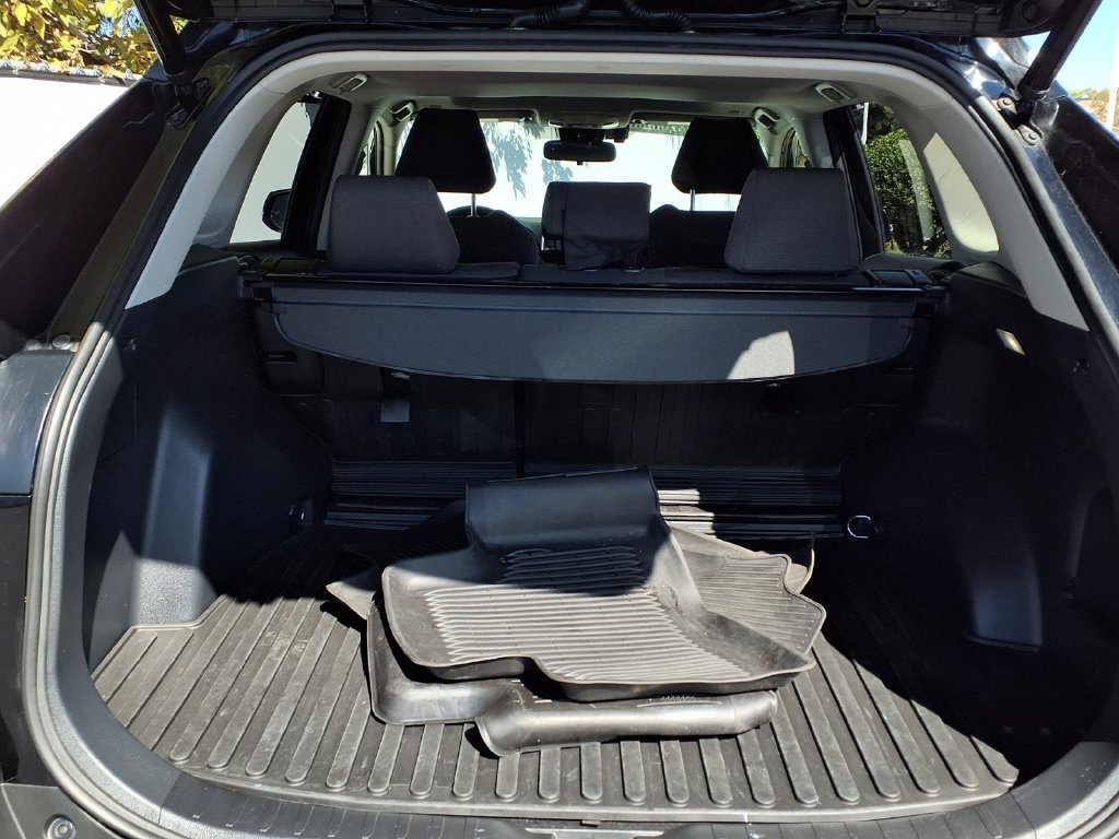 Certified 2023 Toyota RAV4 XLE w/ Convenience Package AWD/4WD image 9