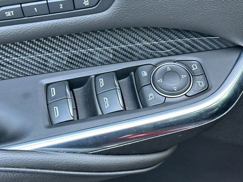 Used 2024 Cadillac XT4 Sport w/ Technology Package image 13