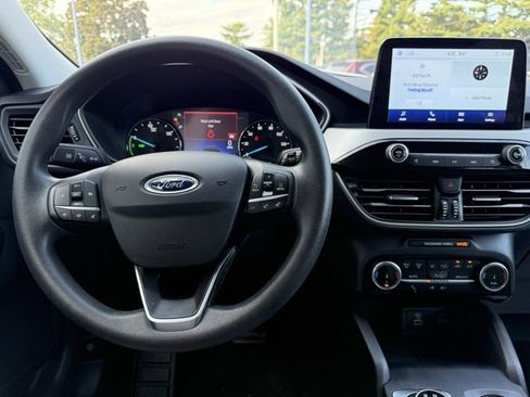 Used 2022 Ford Escape SE image 20