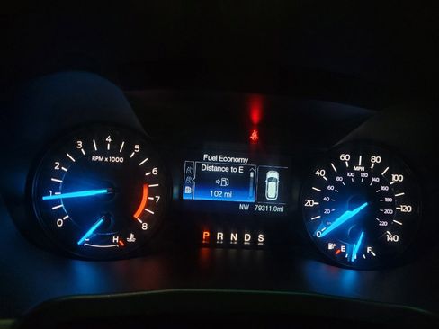 Used 2018 Ford Explorer XLT AWD/4WD image 23