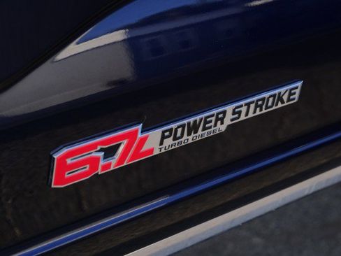 Used 2025 Ford F450 Platinum w/ FX4 Off-Road Package image 2