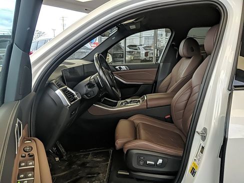 Used 2024 BMW X5 xDrive50e w/ M Sport Package image 8