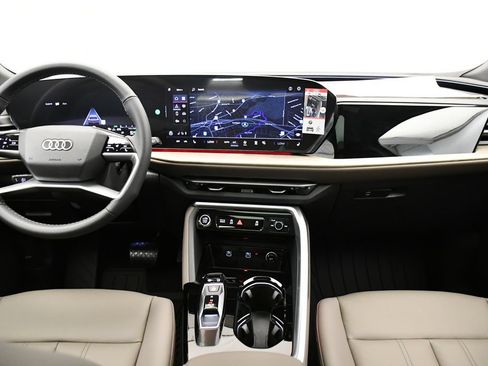 Used 2025 Audi Q5 Premium w/ Convenience Package AWD/4WD image 17