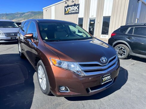 Used 2013 Toyota Venza LE w/ LE Convenience Pkg AWD/4WD image 1