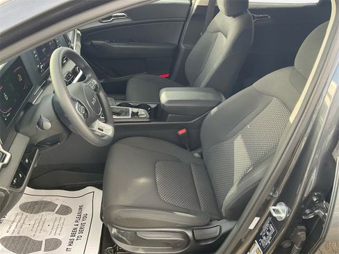 Used 2023 Kia Sportage LX image 12