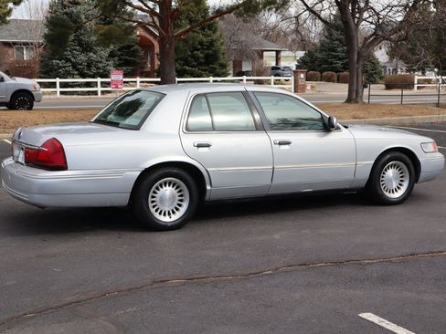 Used 2002 Mercury Grand Marquis LS image 4