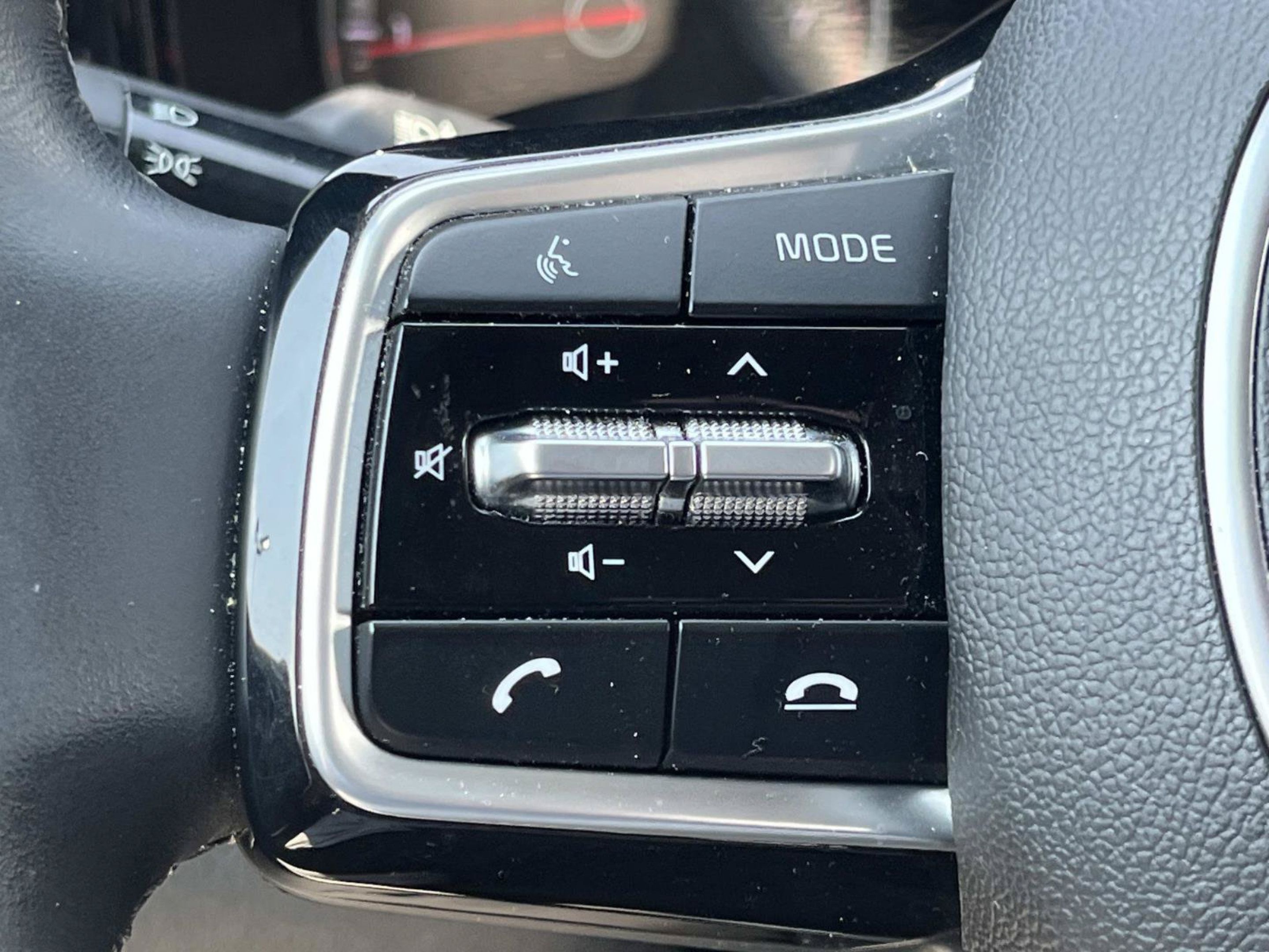 Used 2023 Kia Sorento S FWD image 29