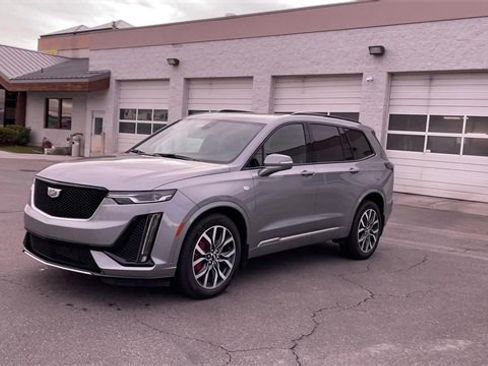 Used 2024 Cadillac XT6 Sport image 5