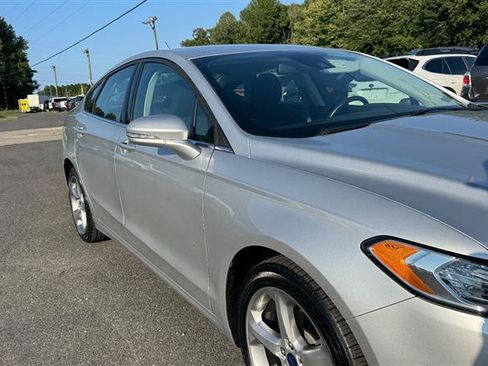 Used 2016 Ford Fusion SE AWD/4WD image 20