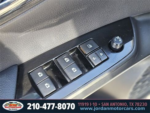 Used 2018 Toyota Prius Three image 17