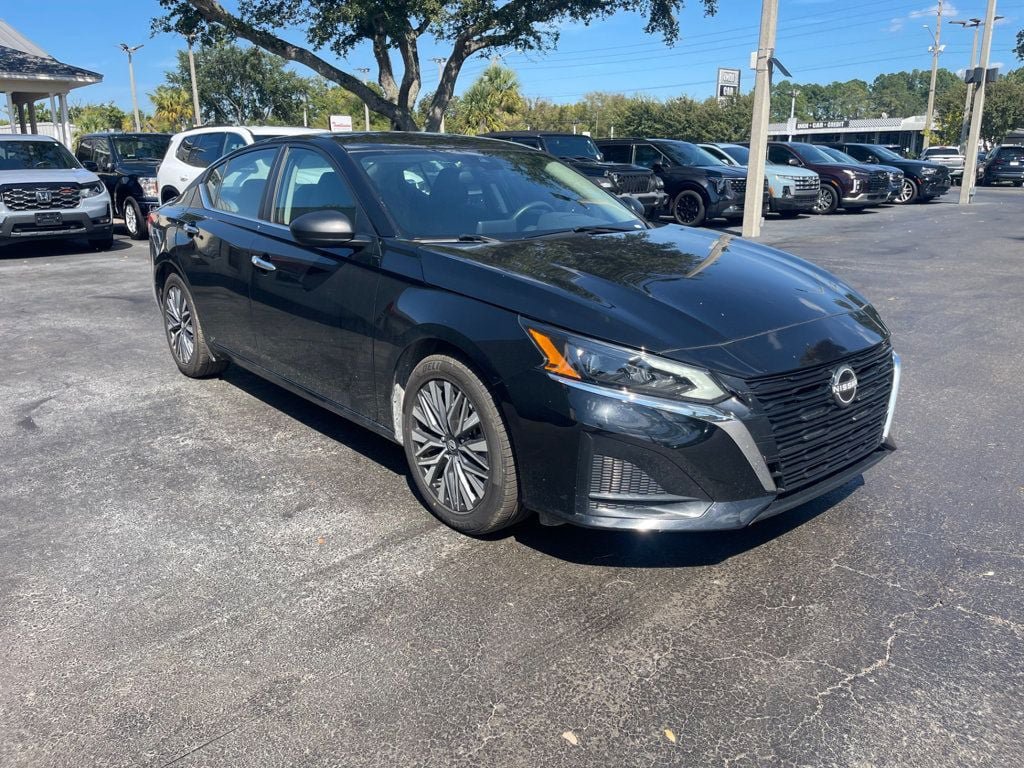 Used 2025 Nissan Altima 2.5 SV FWD image 5