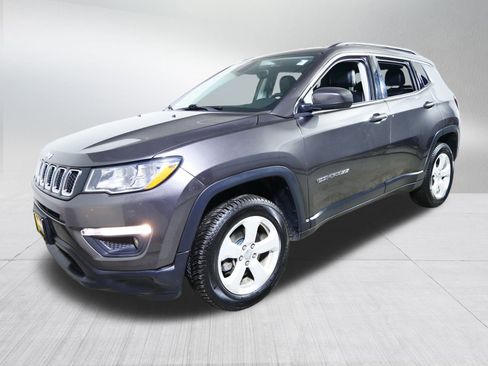 Used 2018 Jeep Compass Latitude w/ Popular Equipment Group image 3