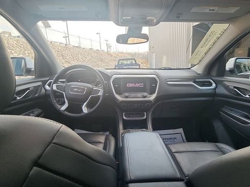 Used 2023 GMC Acadia SLT w/ Preferred Package image 10