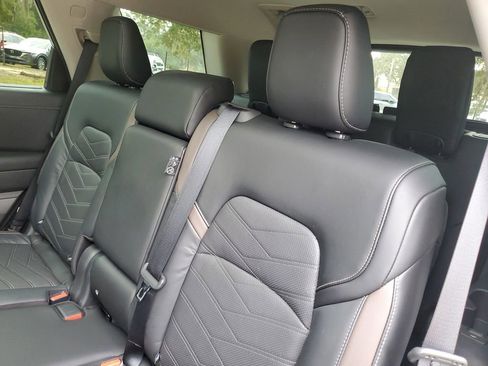 Used 2023 Nissan Pathfinder Platinum w/ Cargo Package image 12