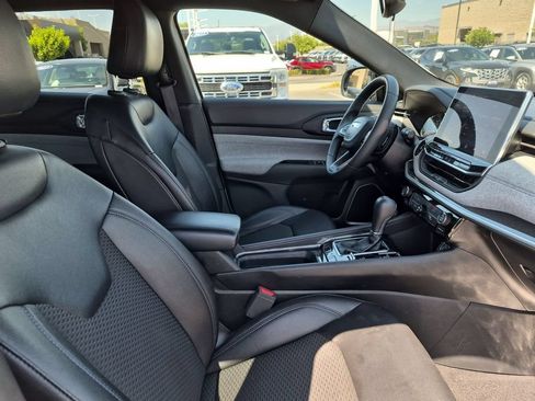 Used 2024 Jeep Compass Latitude AWD/4WD image 30