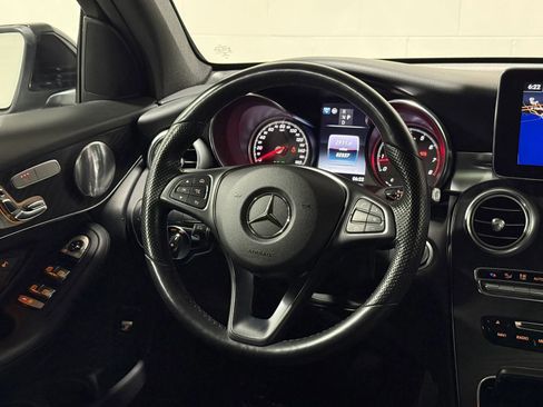 Used 2018 Mercedes-Benz GLC 300 4MATIC image 20