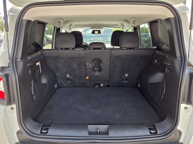 Used 2022 Jeep Renegade Latitude w/ Convenience Group AWD/4WD image 9