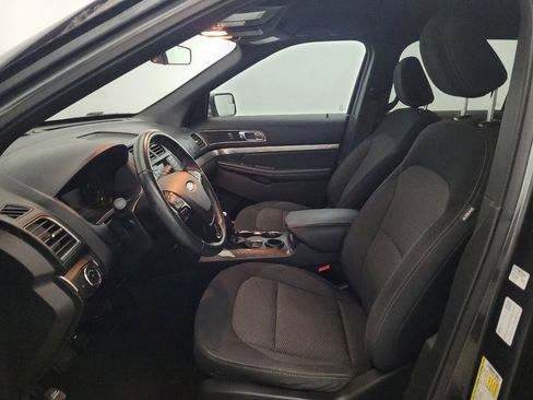 Used 2018 Ford Explorer XLT FWD image 17