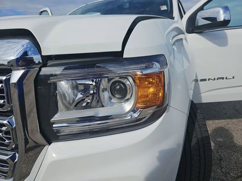 Certified 2022 GMC Canyon Denali image 36