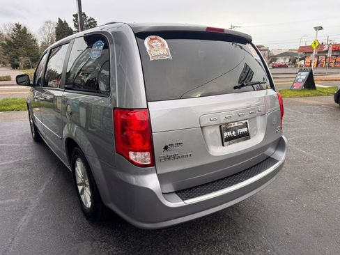 Used 2016 Dodge Grand Caravan SXT image 8