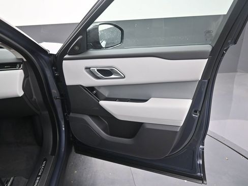 Used 2025 Land Rover Range Rover Velar S image 9