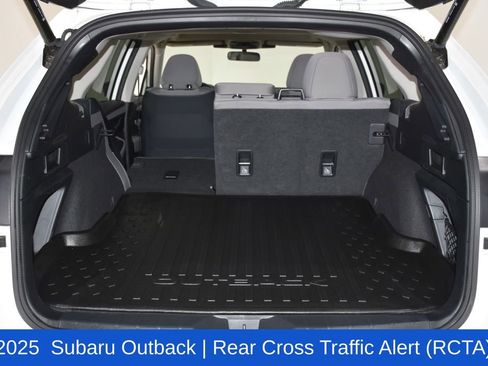 Used 2025 Subaru Outback Premium image 28