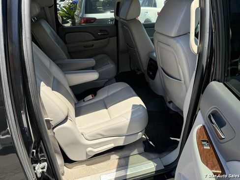 Used 2007 GMC Yukon XL SLT w/ SLT Preferred Equipment Group AWD/4WD image 19