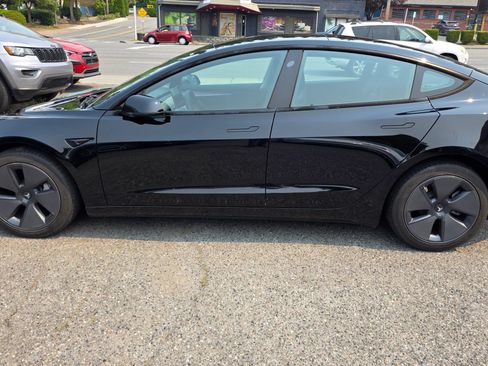 Used 2023 Tesla Model 3 Standard Range RWD image 8