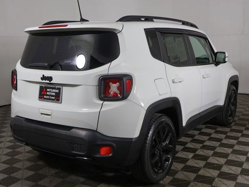 Used 2018 Jeep Renegade Altitude FWD image 7