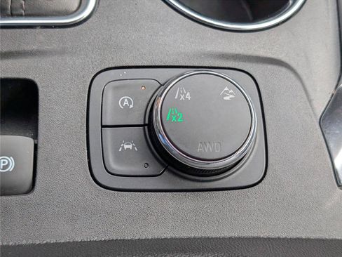 Used 2023 Chevrolet Traverse LT AWD/4WD image 28