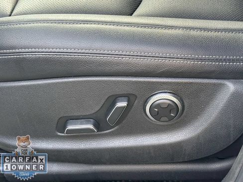 Used 2025 Genesis GV70 2.5T AWD/4WD image 20