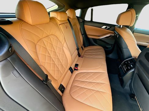 Certified 2024 BMW X6 xDrive40i w/ Executive Package image 30