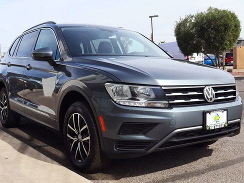 Used 2021 Volkswagen Tiguan SE image 18