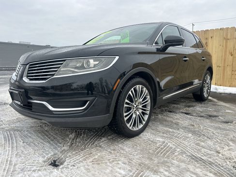 Used 2017 Lincoln MKX Reserve w/ Lincoln MKX Climate Package image 3